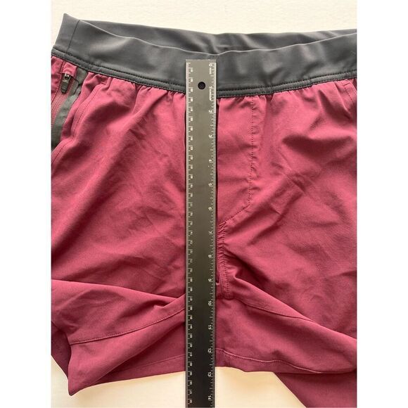 Ten Thousand Interval Short 7 inch Maroon Size Small No Liner Train Wicking EUC - Picture 6 of 8